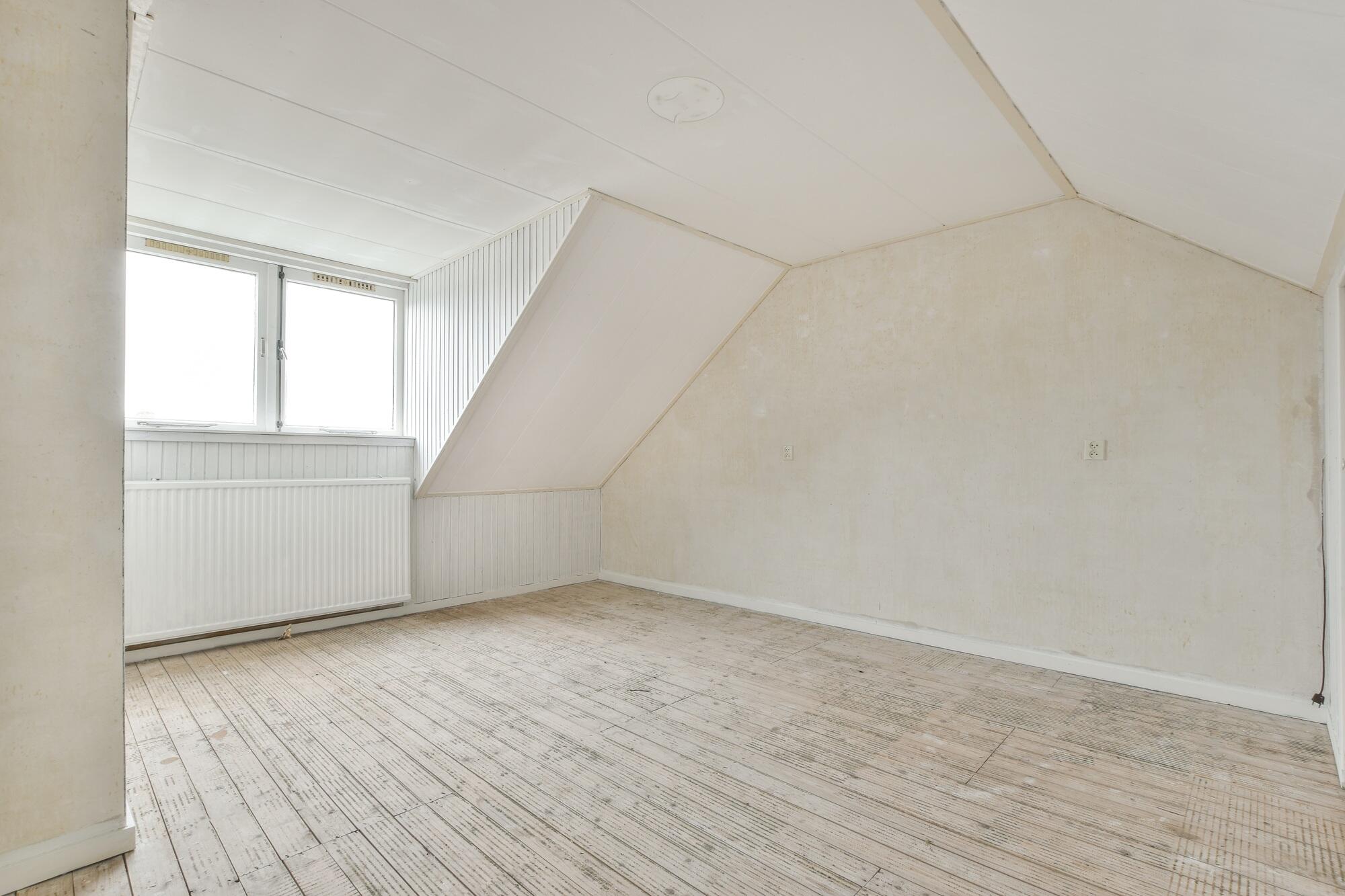 Empty room renovation